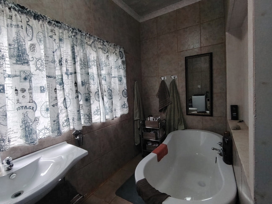 4 Bedroom Property for Sale in Dan Pienaar Free State